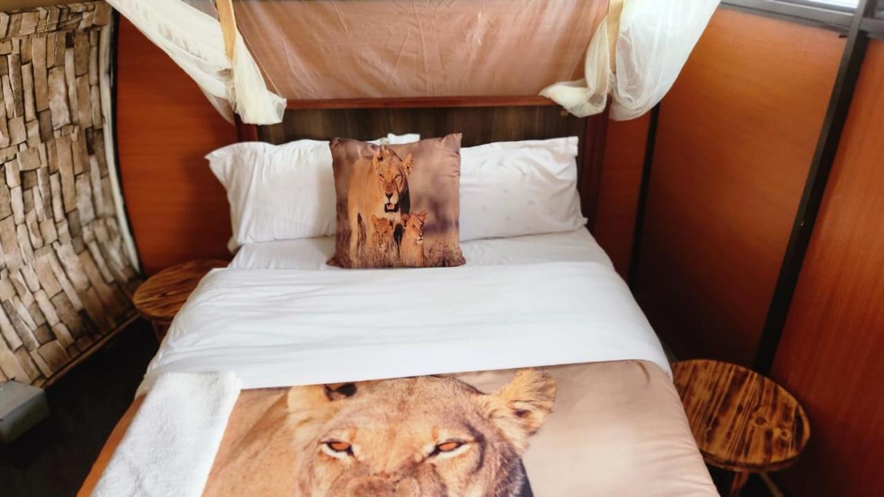 Little Amanya Camp Luxury tent *